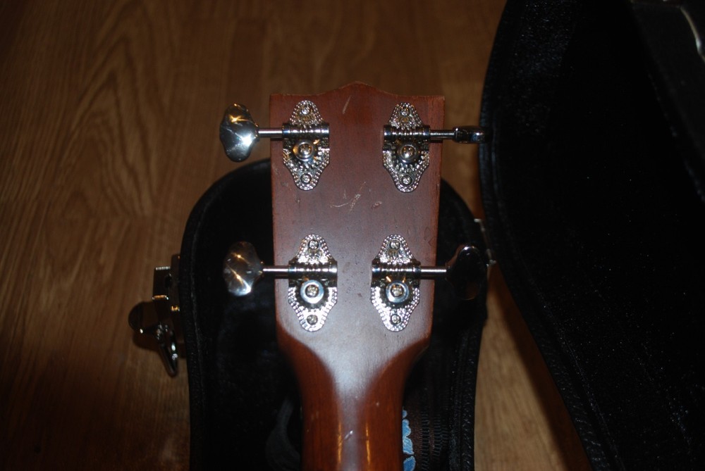 Mele Double Hole Ukulele With Case & Strap