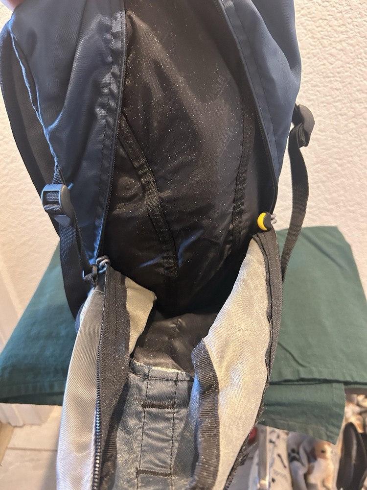 CAMELBAK Cloud Walker Hydration Backpack 70oz Abyss Blue Hiking Pack NWT