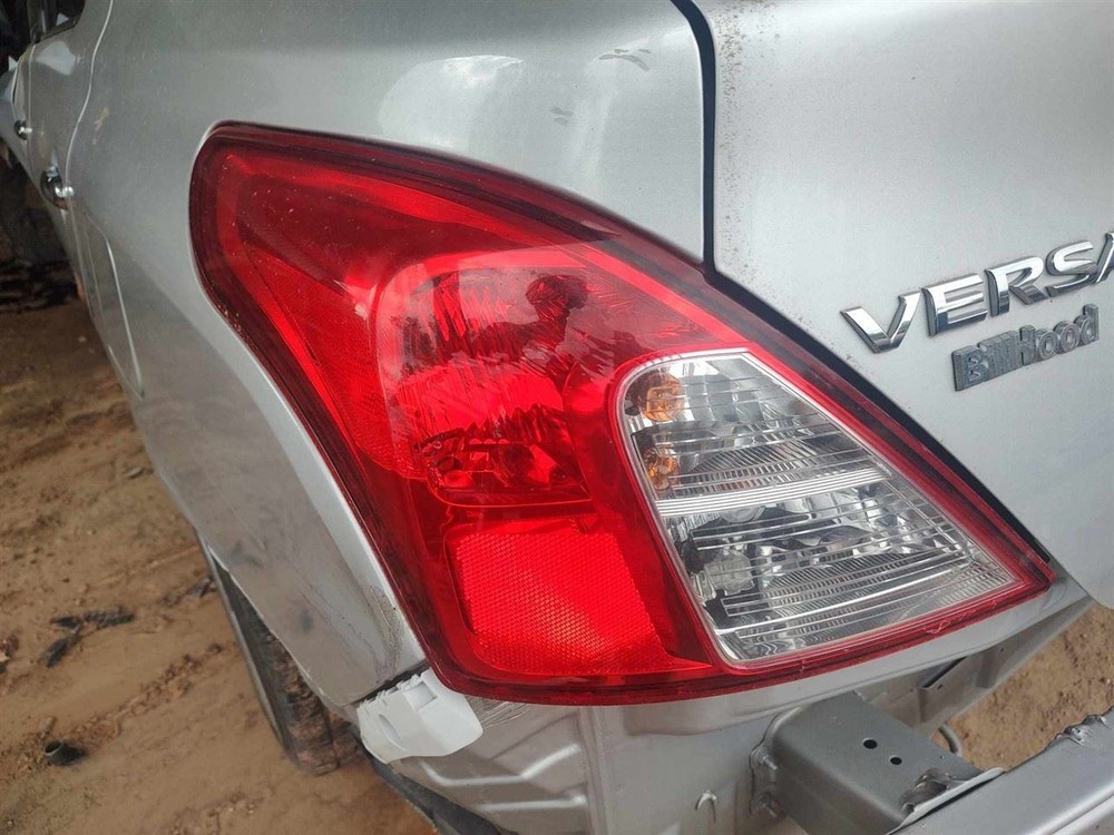 VERSA 2019 Fuse Box Cabin 6787