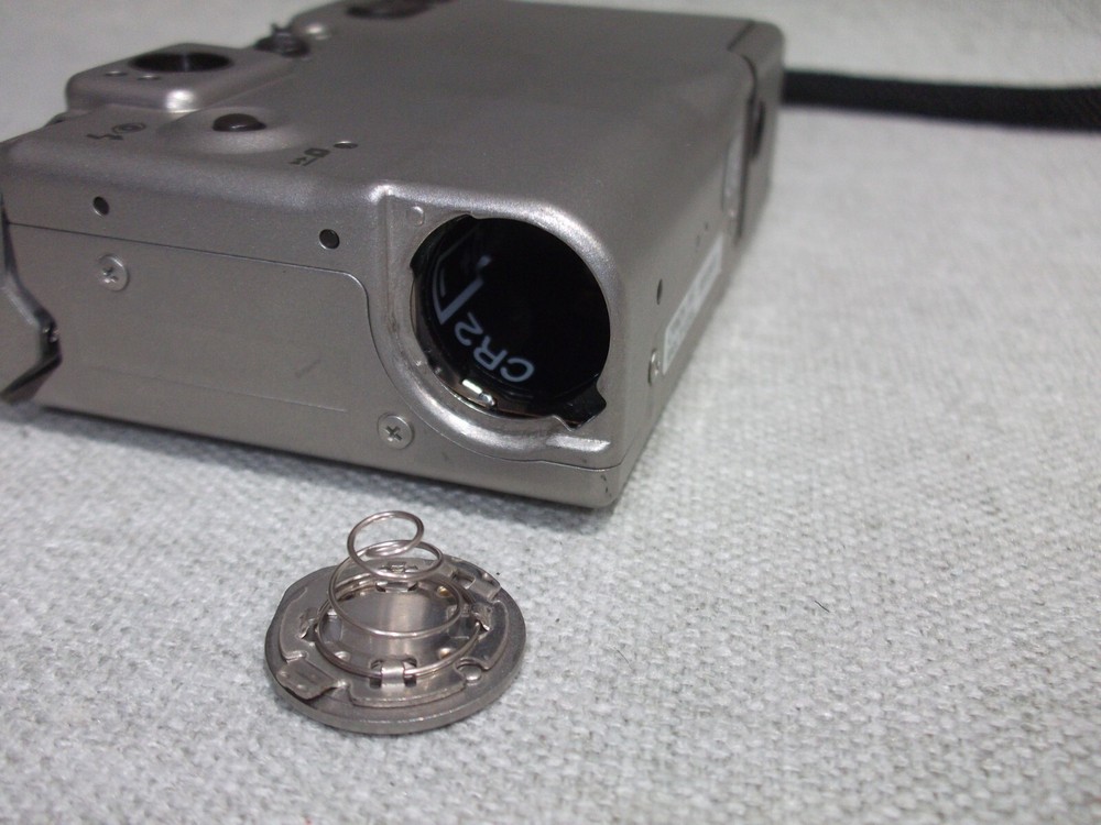 Canon IXUS Compact Digital Camera - Please Read Description