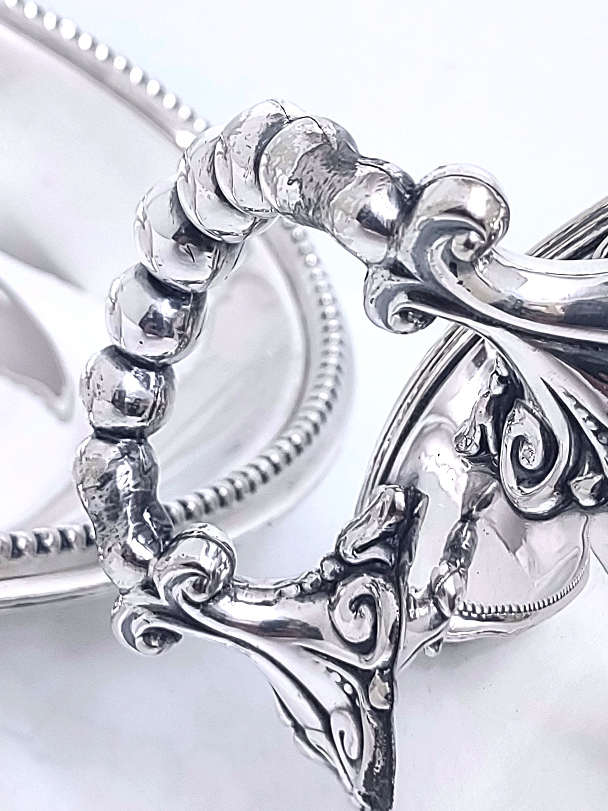 1860 MAPPIN BROTHERS LONDON BRIDGE AESTHETIC PEARLED WARMING SERVING DISH 14"