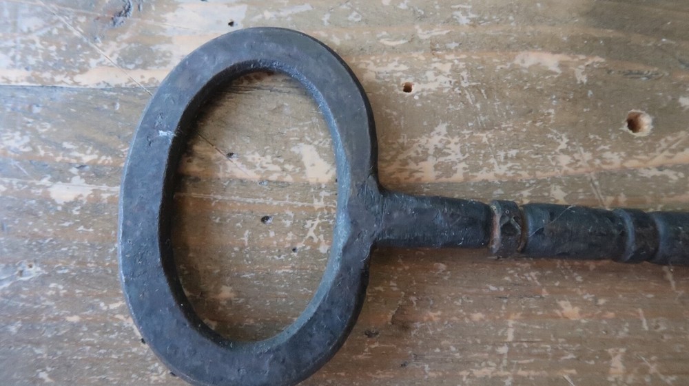 Antique Iron Skeleton Key 6 5/8"