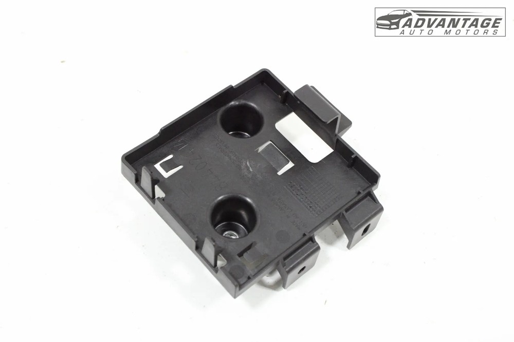 2017-2023 GMC ACADIA KEYLESS THEFT LOCKING COMPUTER CONTROL MODULE BRACKET OEM