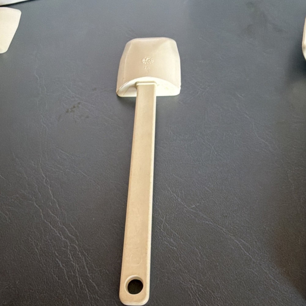 The Pampered Chef Plastic Scoop Set Square Shape 4 Pieces