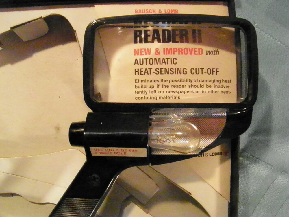 Vintage BAUSCH & LOMB Illuminating Rectangular Reader II Magnifier Original Box