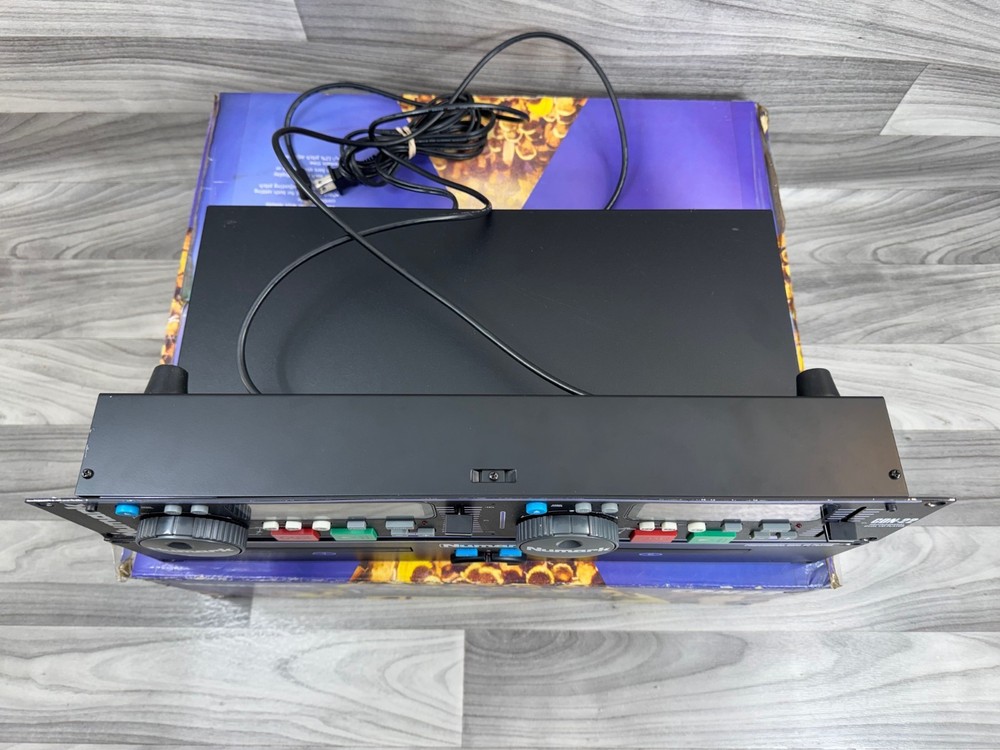 NUMARK CDN-22 2-CHANNEL DUAL DECK WITH CONTROLLER & BOX *AS IS READ*