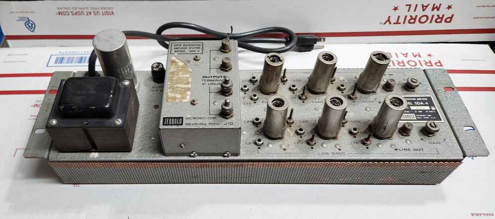 Jerrold SDA-4 UHF/VHF Amplifier museum piece