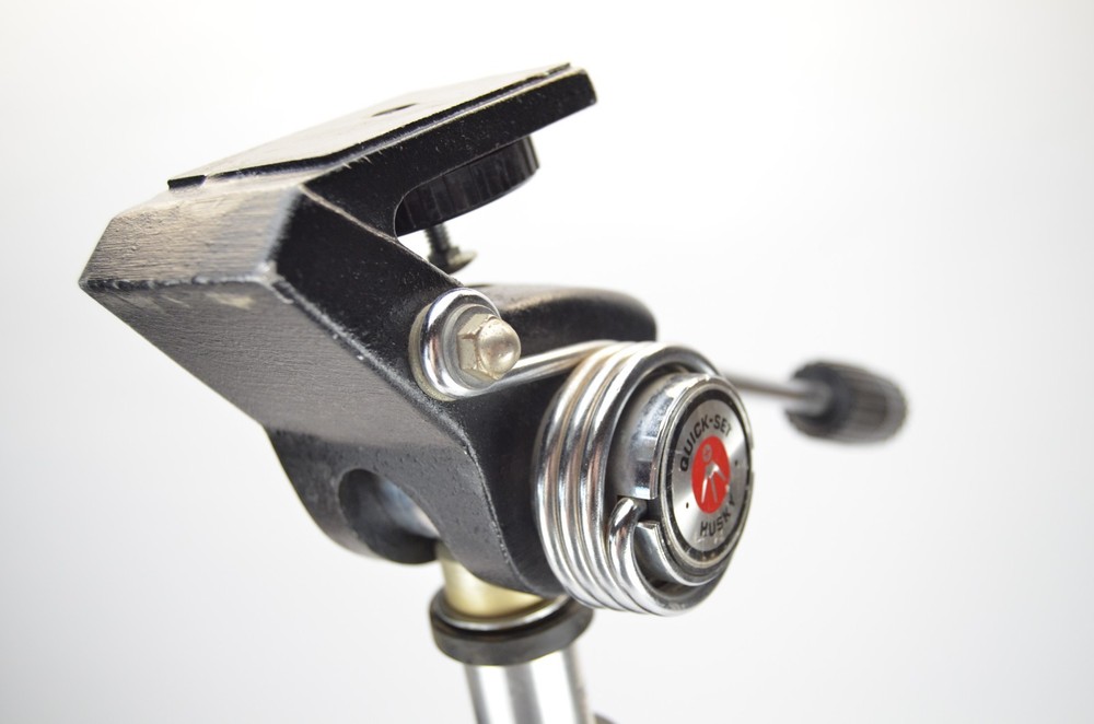 Quick-Set 5-95534-9 Husky TV Elevator Tripod