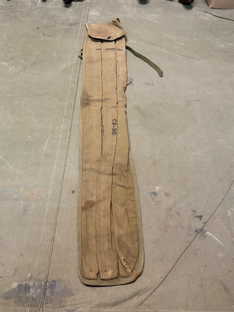 ORIGINAL WWII US ARMY SIGNAL CORP CS-90 RED, ORANGE GREEN FLAG CARRY CASE