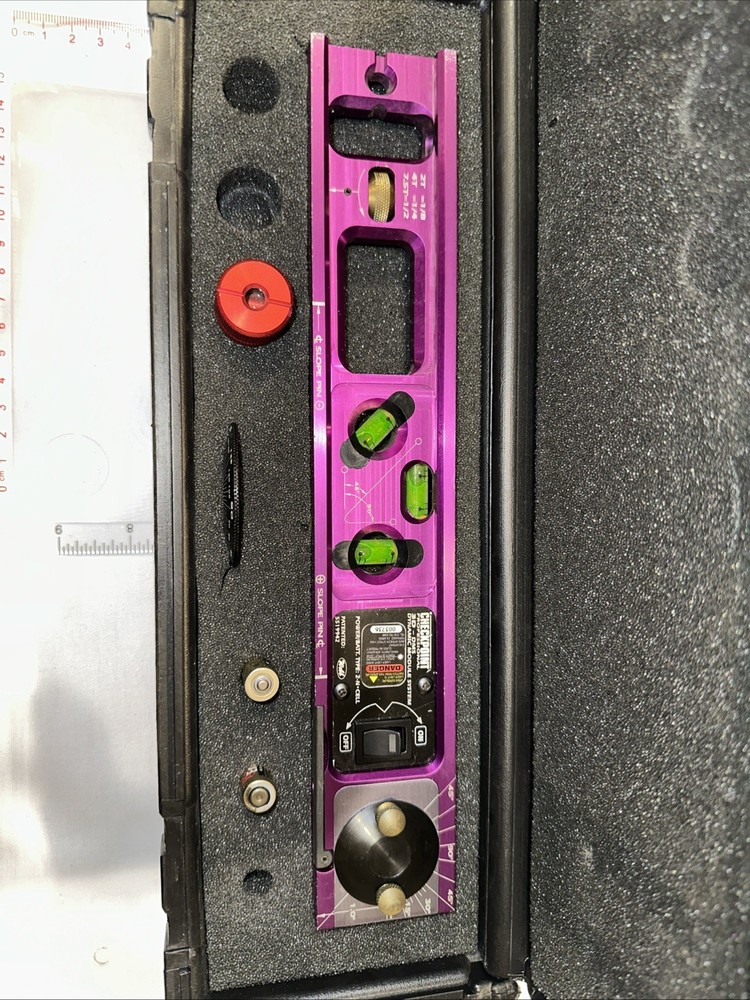 Extremely Rare - CHECKPOINT 3D DMS Laser Level With Case, Rotating Prism