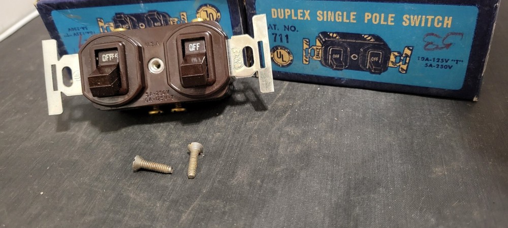 5 Vintage EAGLE BROWN BAKELITE DOUBLE SWITCH 10A 125V #711