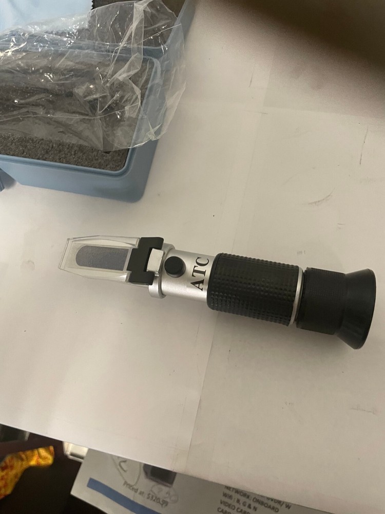 ATC Portable Refractometer with blue box cover