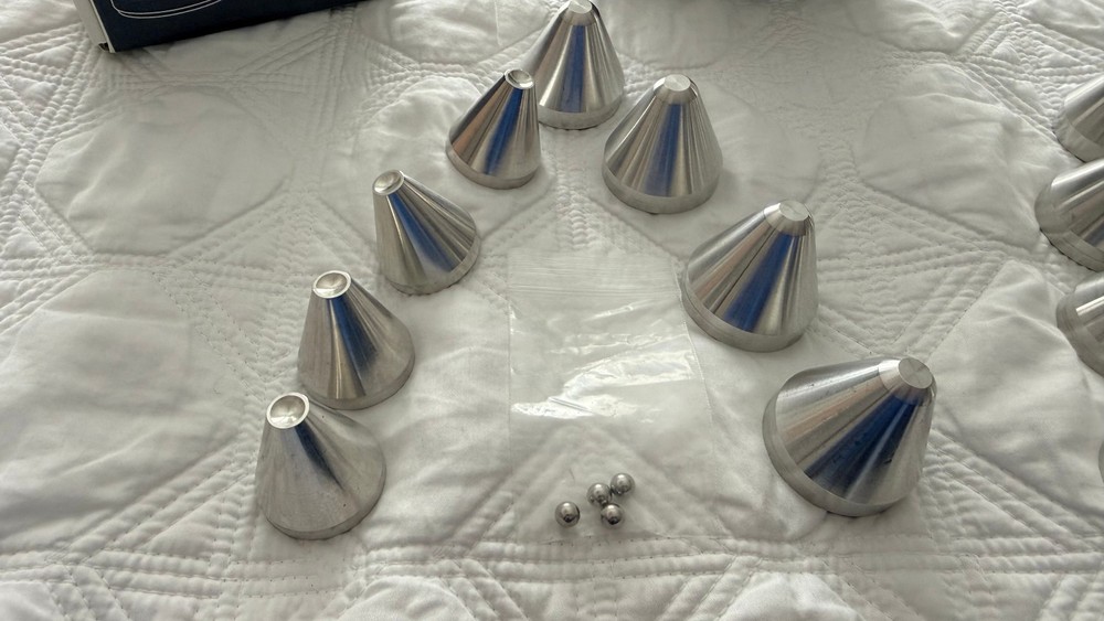 Cold Ray Ceramic Black & Ceramic Silver 4 per box Vibration Control Cones