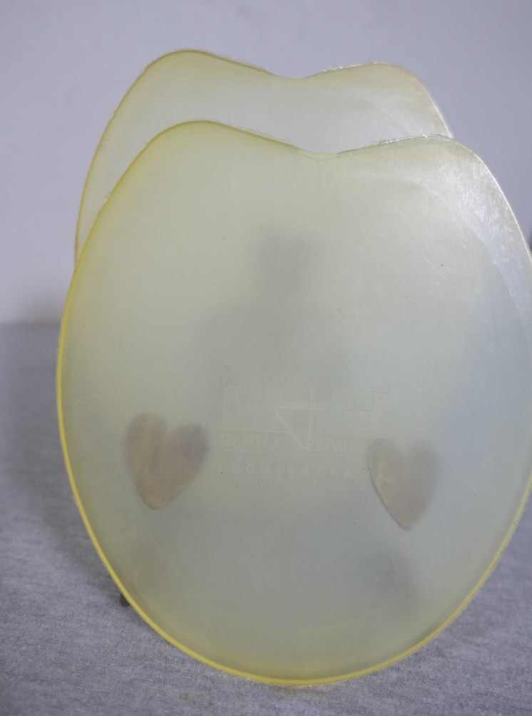 NEW Pair of Castle Plastics Size 4 Clear Hard Rubber Horse Hoof Shoe Flat Pads
