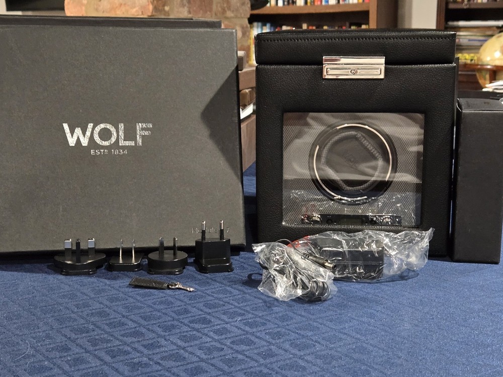 Wolf Module 2.7 Watch Winder Black Silver Leather LCD display 456102