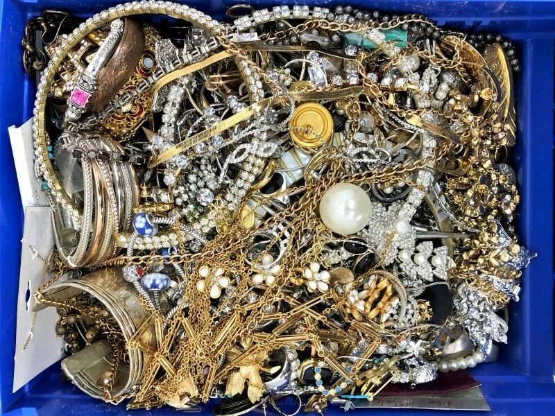 FREE SHIP! 3 Pound Unsorted Huge Lot Jewelry VTG Now Junk Art Craft Treasure Fun