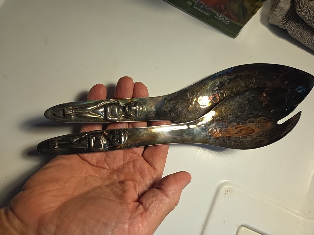 VINTAGE SILVER PLATE HAIDA TRIBE B.C. CANADA GREY ALIEN 2PC SERVING SET - 10.75"