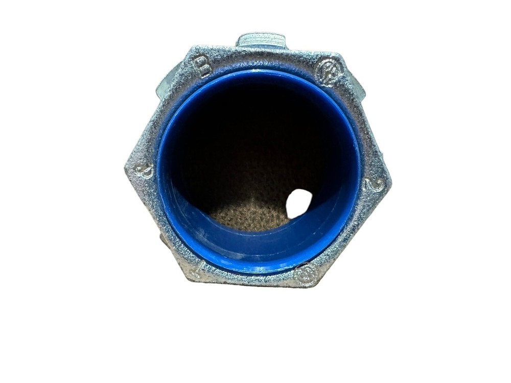 Thomas & Betts 146 Conduit Nipple & Nut 2"