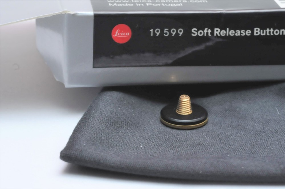 leic Soft Release Button Brass 19599