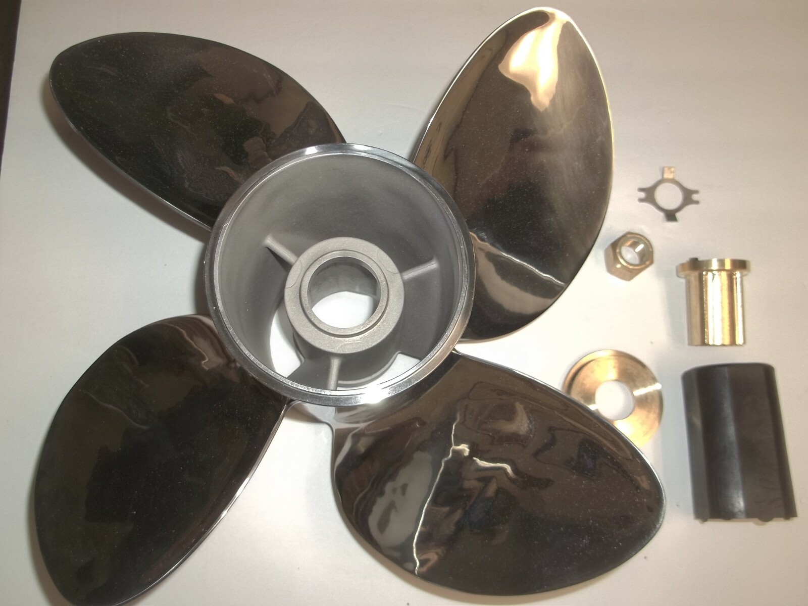 MERCRUISER ALPHA BRAVO 1 STAINLESS STEEL 4 BLADE PROPELLER PROP 14 1/8  X 19P