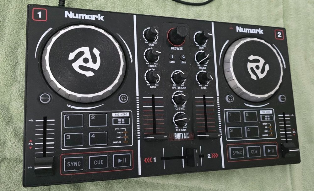 NUMARK PARTY MIX Midi Dj Controller USB LED Lights SERATO