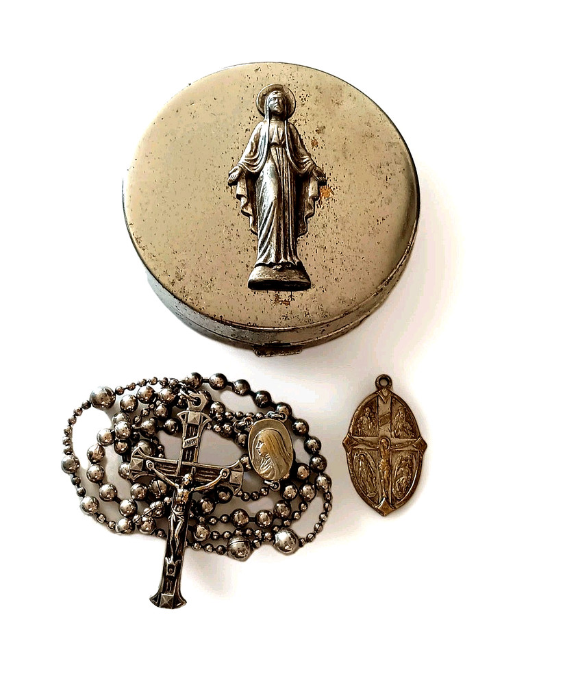 Soldier's old metal Pull Chain Rosary in Blessed Mother Mary Case with Medal ++