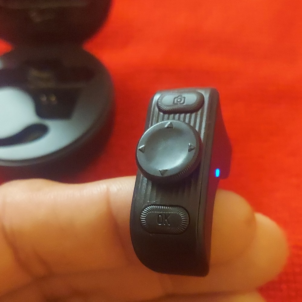 TikTok Scrolling Ring Remote Control, Camera Shutter Remote, Wireless Black