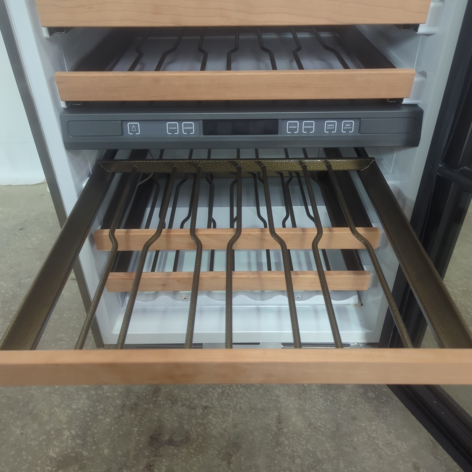 2014 Sub-Zero 424FS 24" Stainless Steel Standalone/Undercounter Wine Cooler