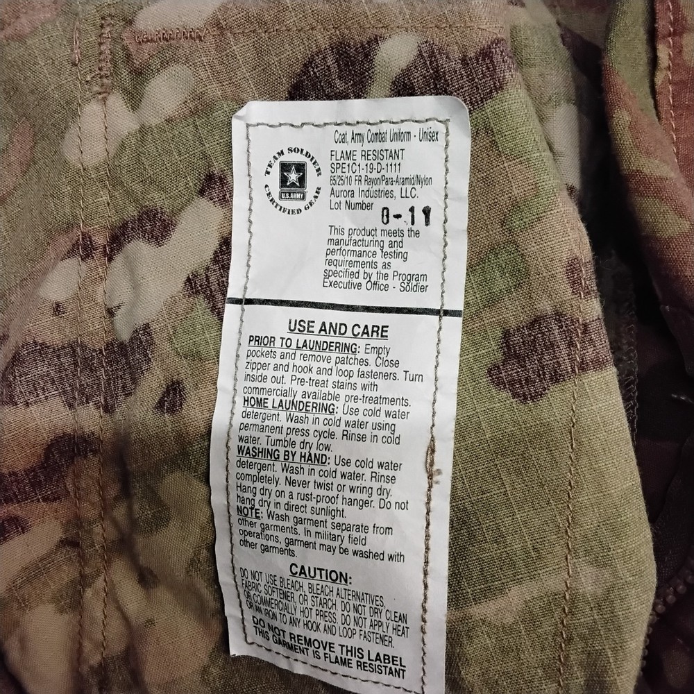 US OCP FRACU Combat Uniform Set – Flame Resistant Jacket & Pants Large Regular