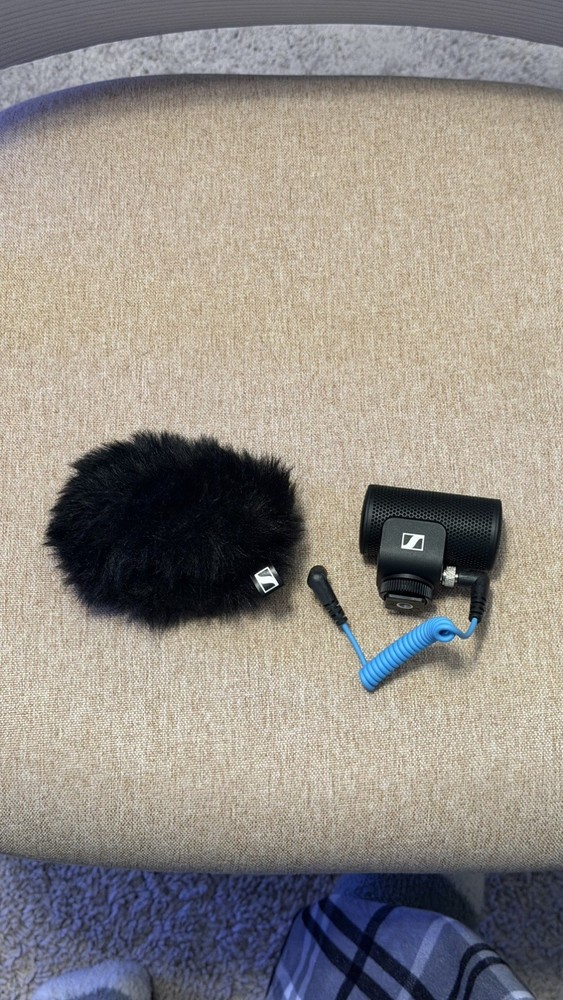 Sennheiser MKE 200 Directional Camera Microphone with Windshield