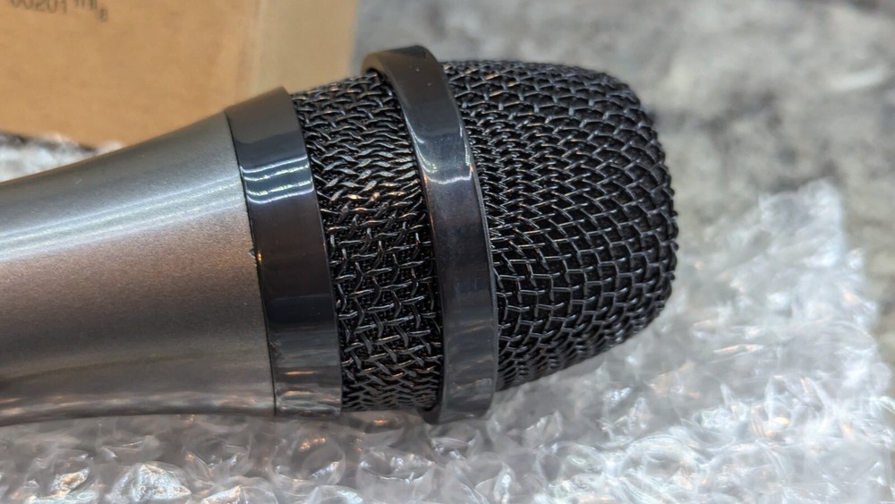 Singing Machine Wired Microphone for Karaoke, (Black) Unidirectional Dynamic Mic