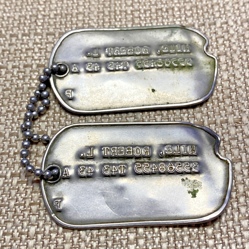 VINTAGE WWII T43 43 DOG TAGS ROBERT HILE