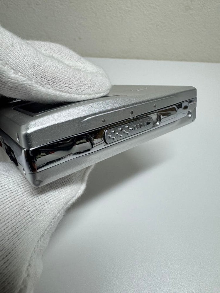 SHARP MD-DR7 Silver Mini Disc Walkman Recorder Check energization Only
