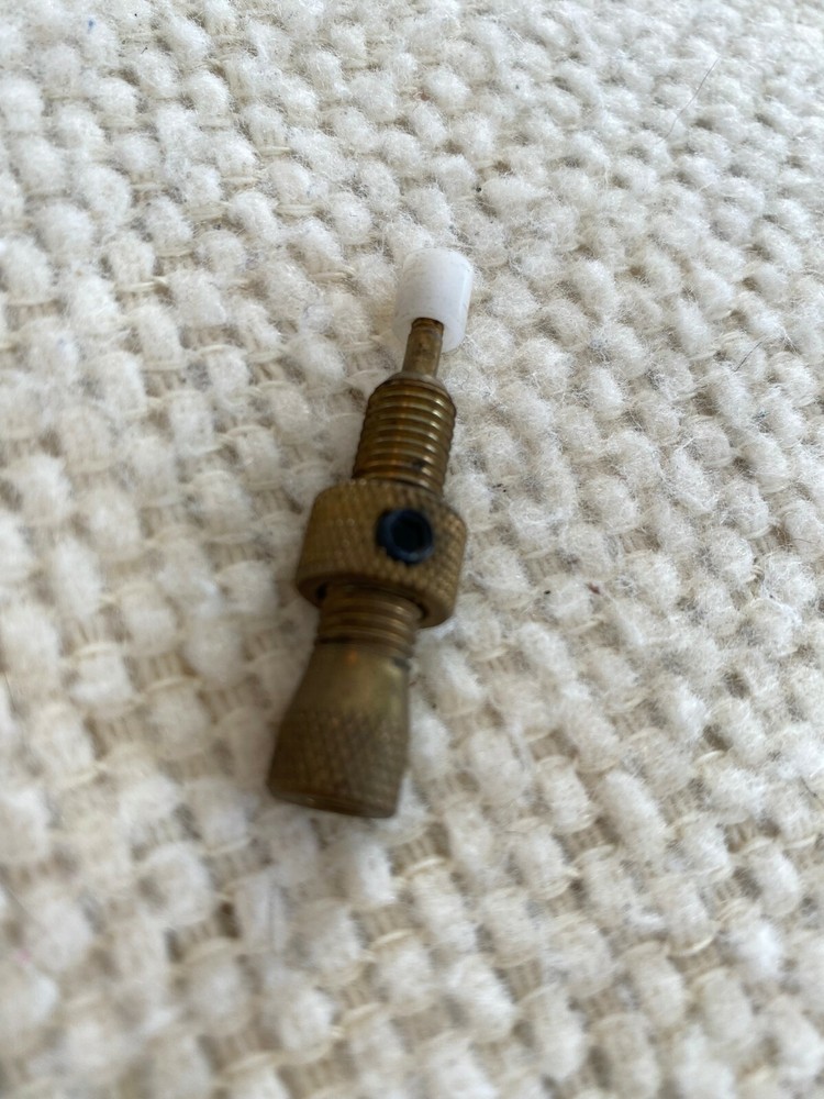 Pressure Plunger Archery Rest