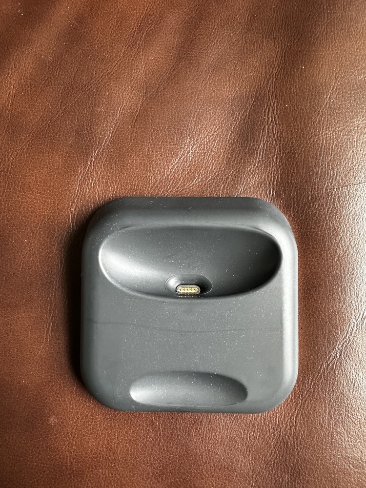 Apple Pro Max Heaphones - The Max Stand