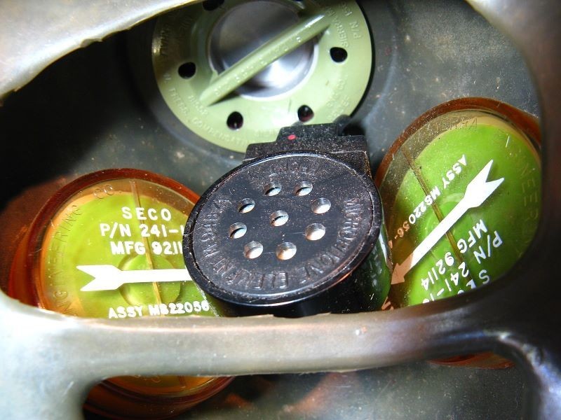 RARE 60's SIERRA MS-22001 "REDAR" OXYGEN MASK w/ REGULATOR / US NAVY / LARGE