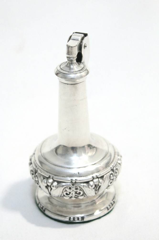 Vintage Silver Plate Ronson "DECANTER " Table Lighter Working Condition