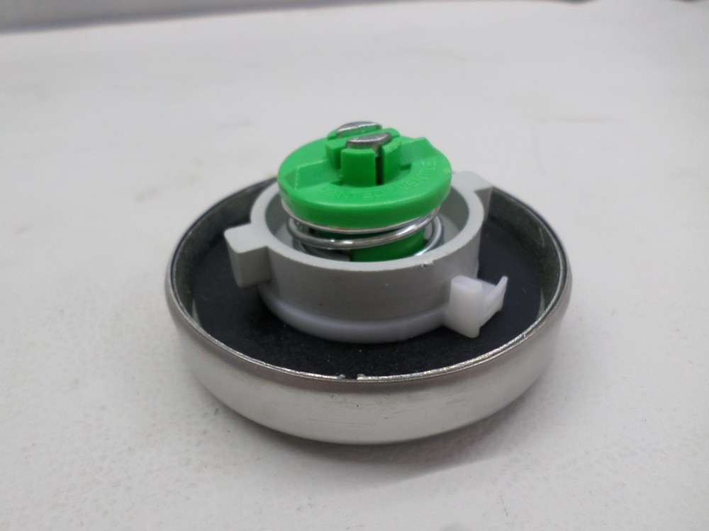 New MG, Austin Healey, Jag, Locking Gas Cap