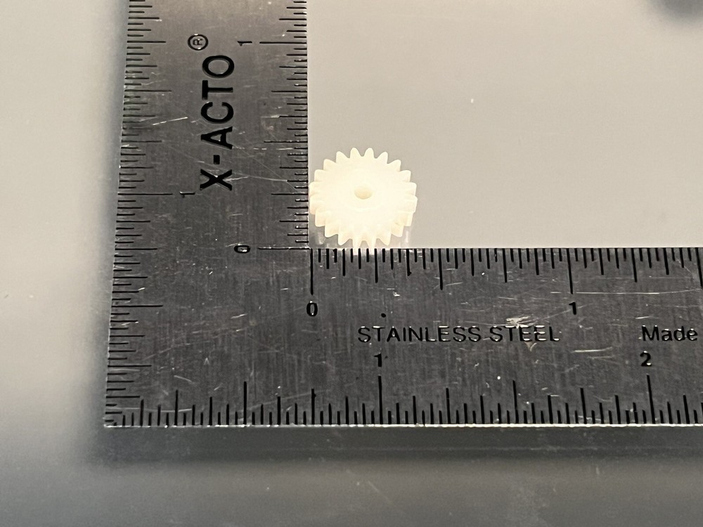 Schaper Stomper • Two Spur Gears • One Set For • Round Axles •