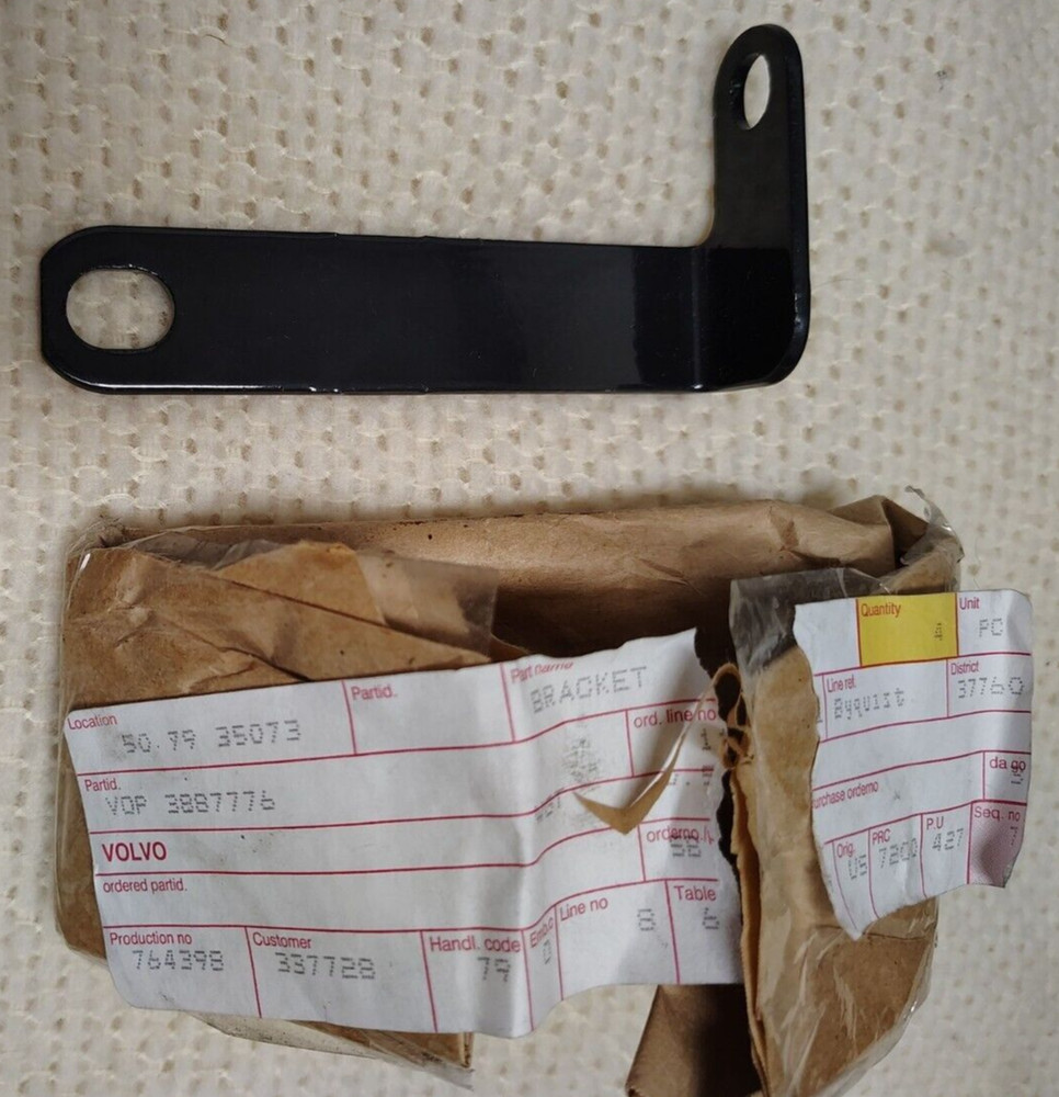 VOLVO PENTA OEM POWER STEERING PUMP BRACKET 3887776