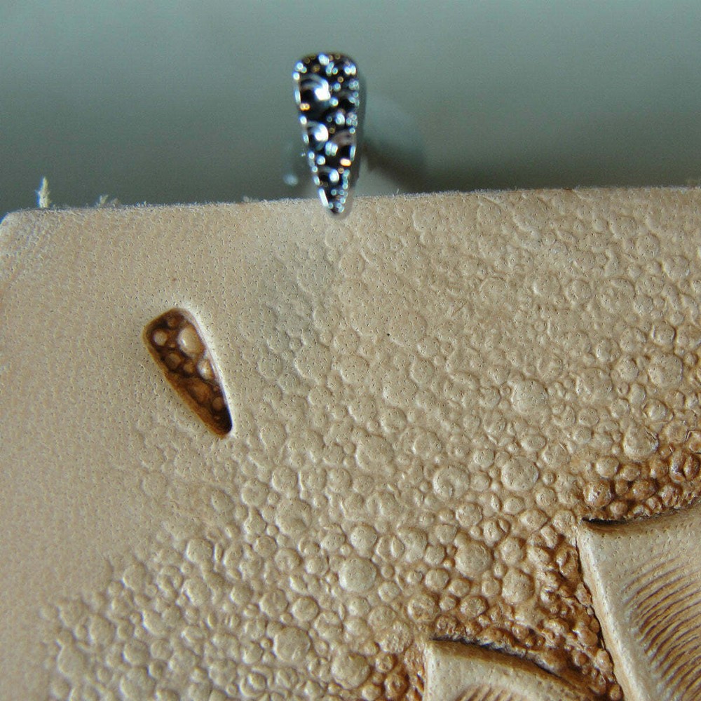 Pro Crafters Series - Pebble Texture Background Stamp (Leather Stamping Tool)
