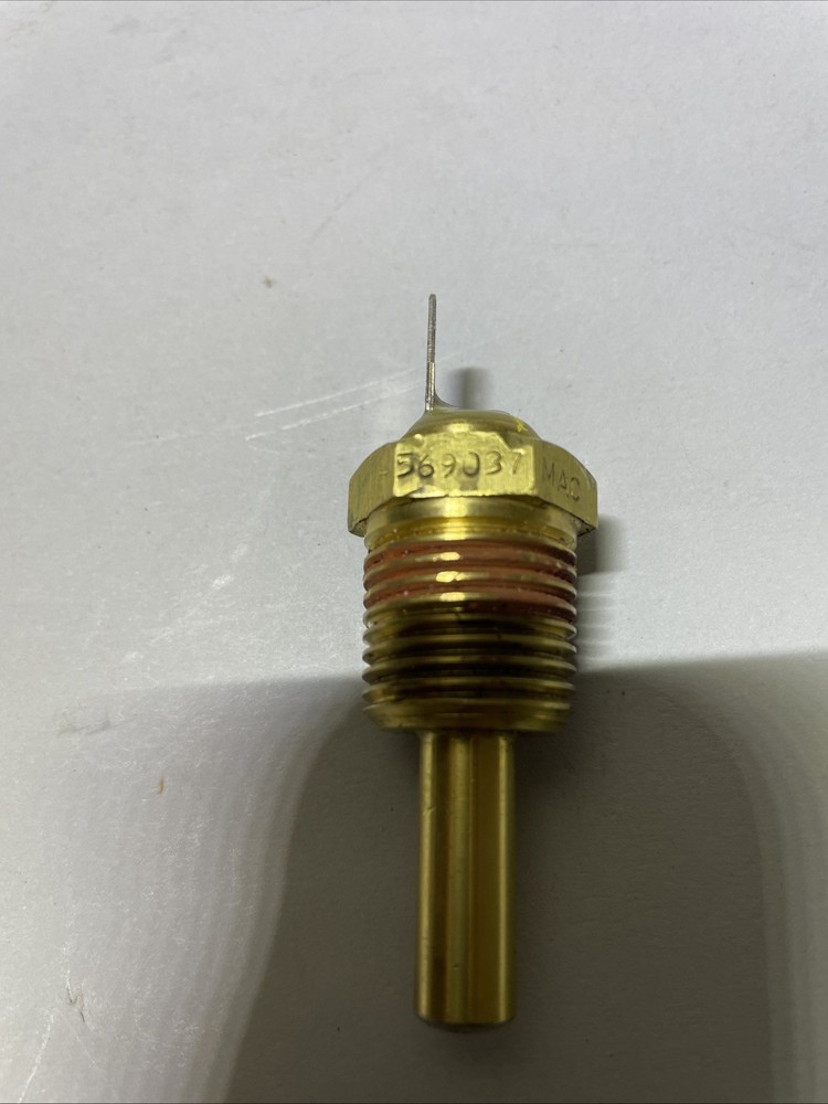 RE569037 Genuine John Deere Temperature Sender Sensor