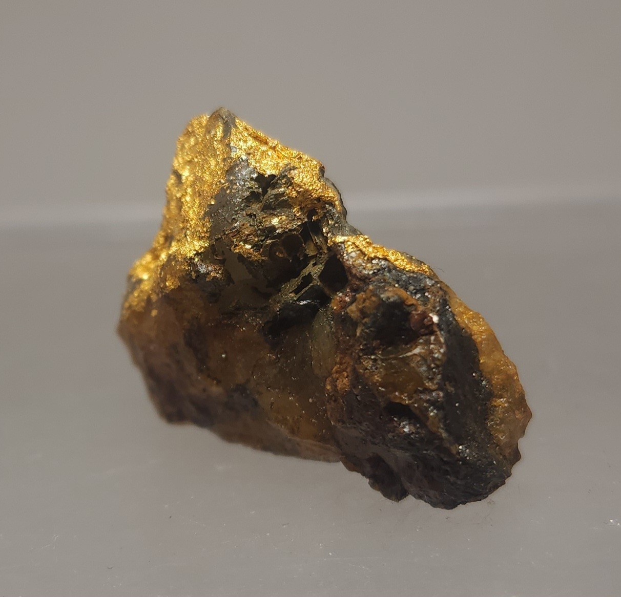 Gold Ore Specimen 9.8g Native Gold Strung Thru Tellurides 619 Was 117