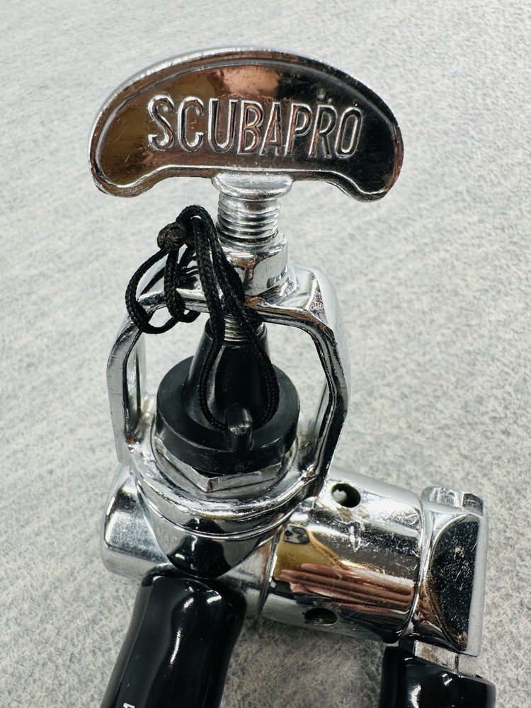 SCUBAPRO - Regulator Set Diving Regulator W/ Gauges K