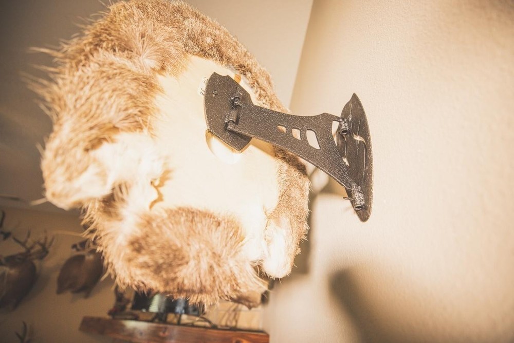 Skull Hooker Single Shoulder Trophy Mount SKH-SSM-BLK