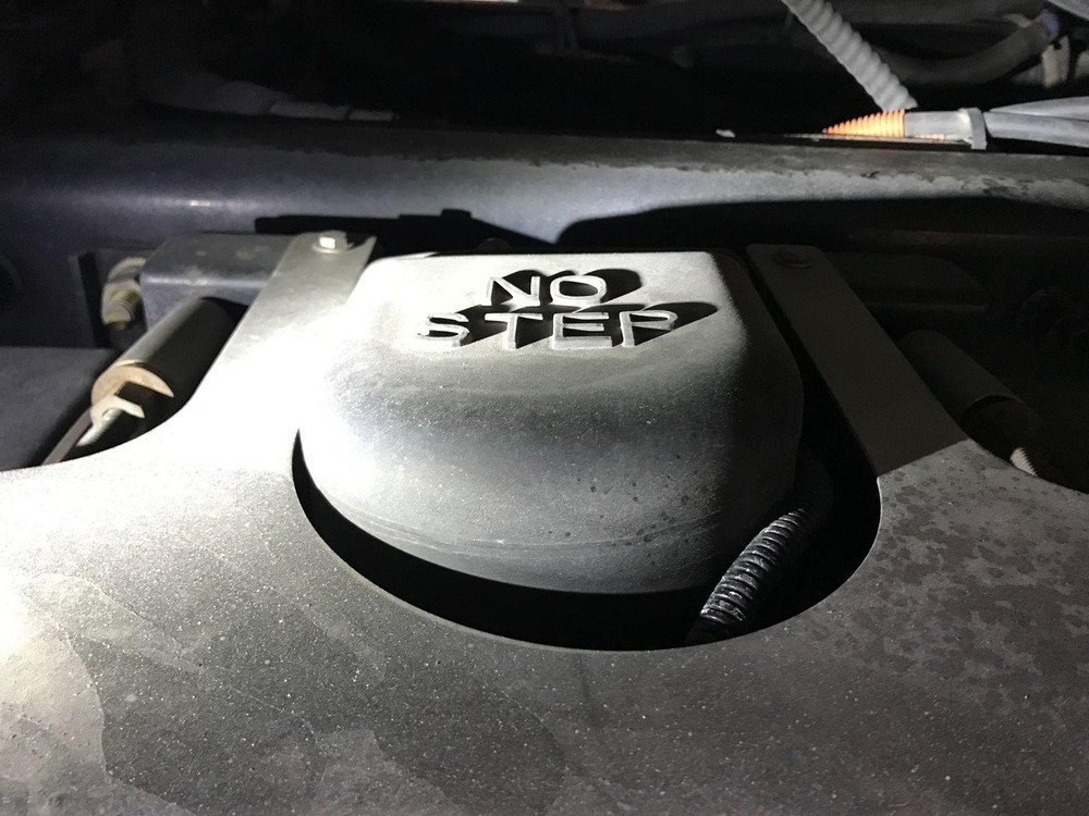 Peterbilt 579 DEF Misc Parts SENDING UNIT ONLY