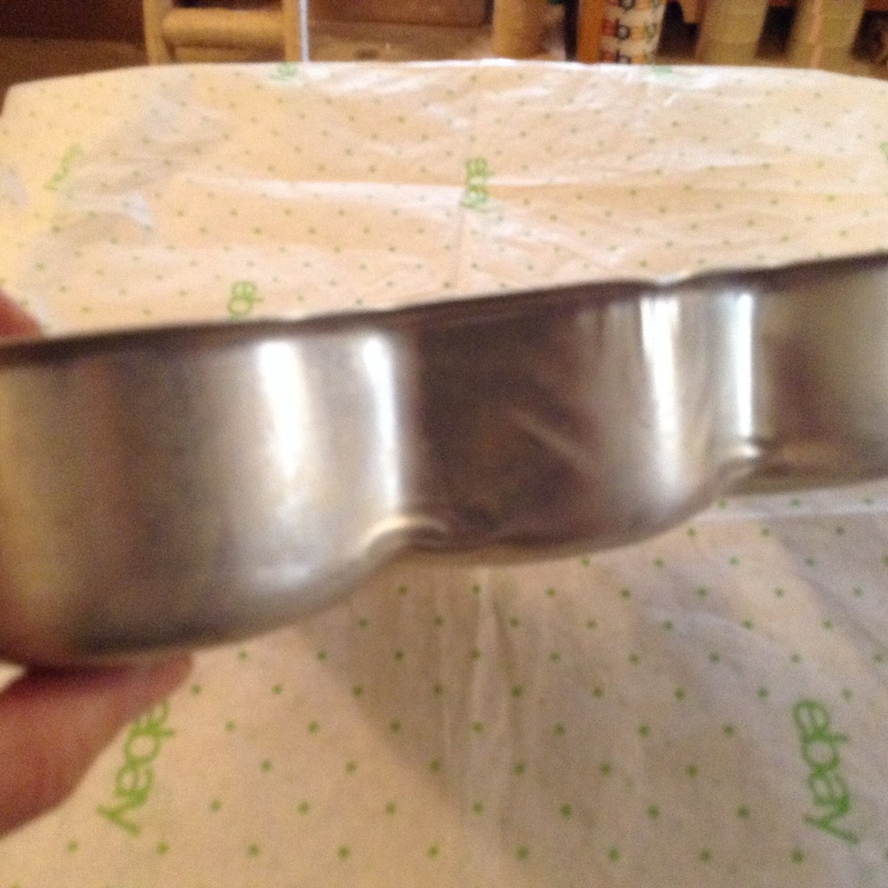 Double heart with arrow cake pan