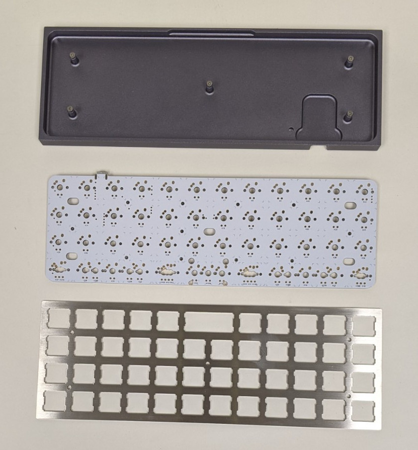 Massdrop x OLKB Planck Keyboard Kit Gunmetal Case MX Compatible Plate Beige/Blac