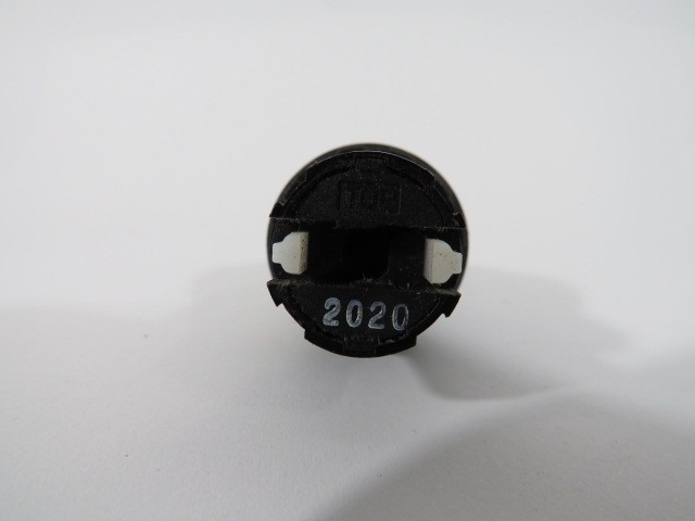 IDEC HW1M-2020 Spring Lever Operator 2-Position USED