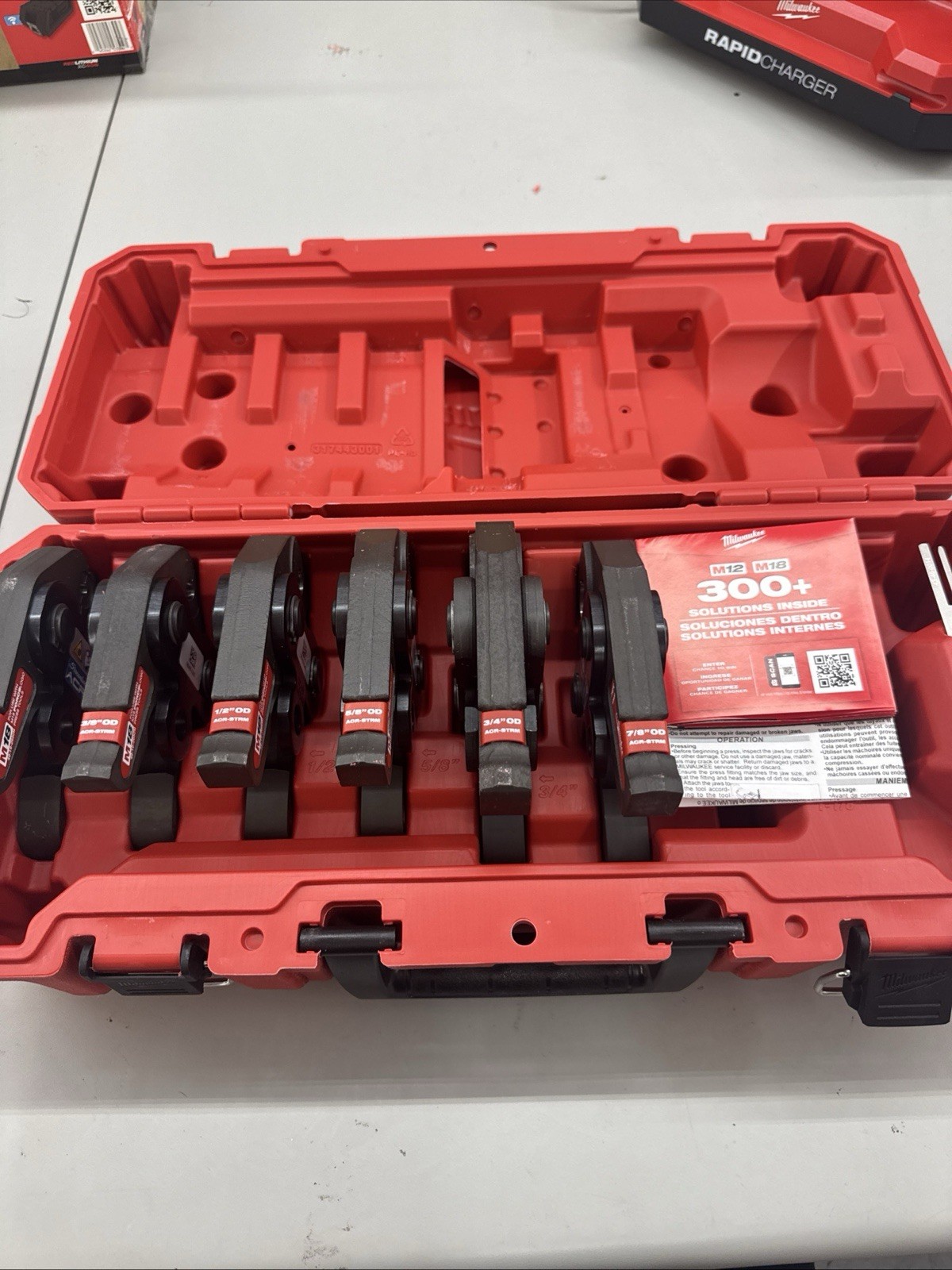 Milwaukee 49-16-2661M Press Jaw Kit - Set of 6 Pieces, Red